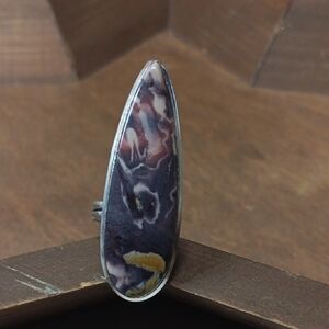 Elegant Silver and Purple Stone Ring